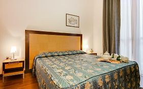 Aris Hotel